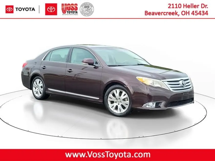 2011 Toyota Avalon Limited photo 1