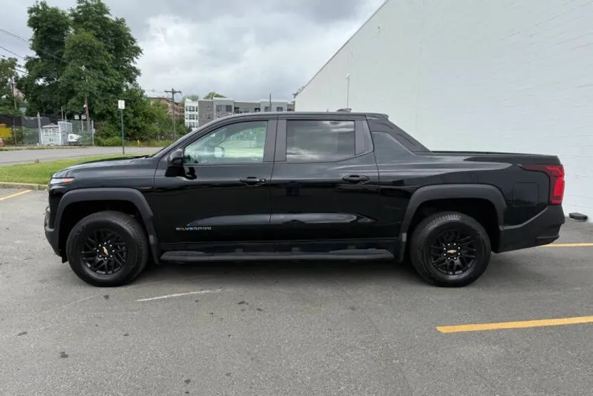 2024 Chevrolet Silverado EV Work Truck photo 1