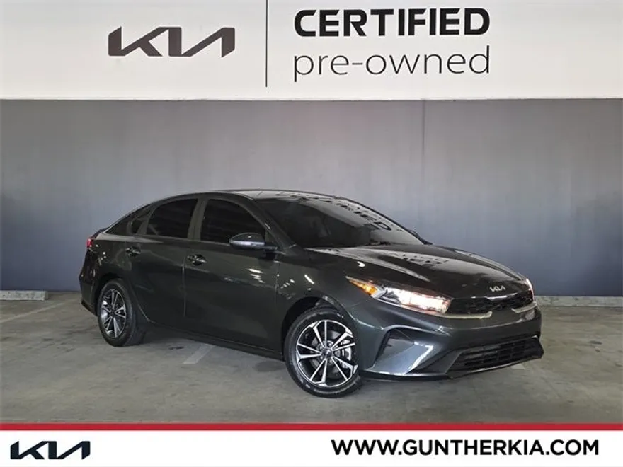 2024 Kia Forte LXS photo 1