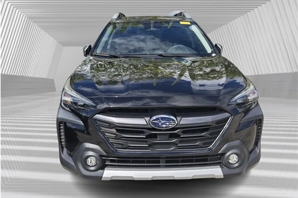 2023 Subaru Outback Touring XT photo 1