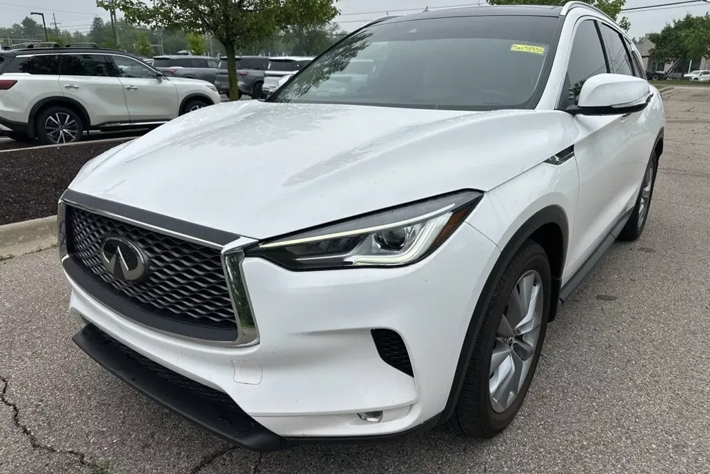 2022 Infiniti QX50 Luxe photo 1