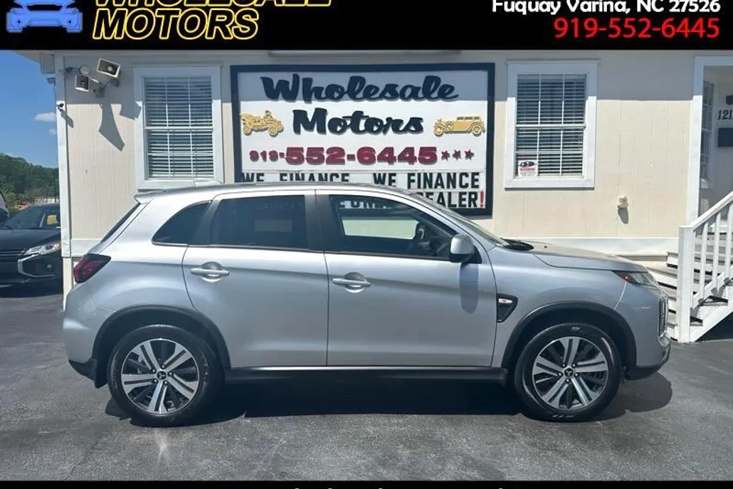 2024 Mitsubishi Outlander Sport ES photo 1
