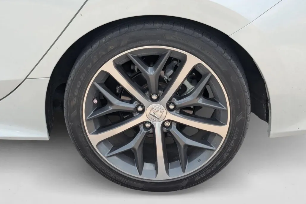 2023 Honda Civic Touring photo 1