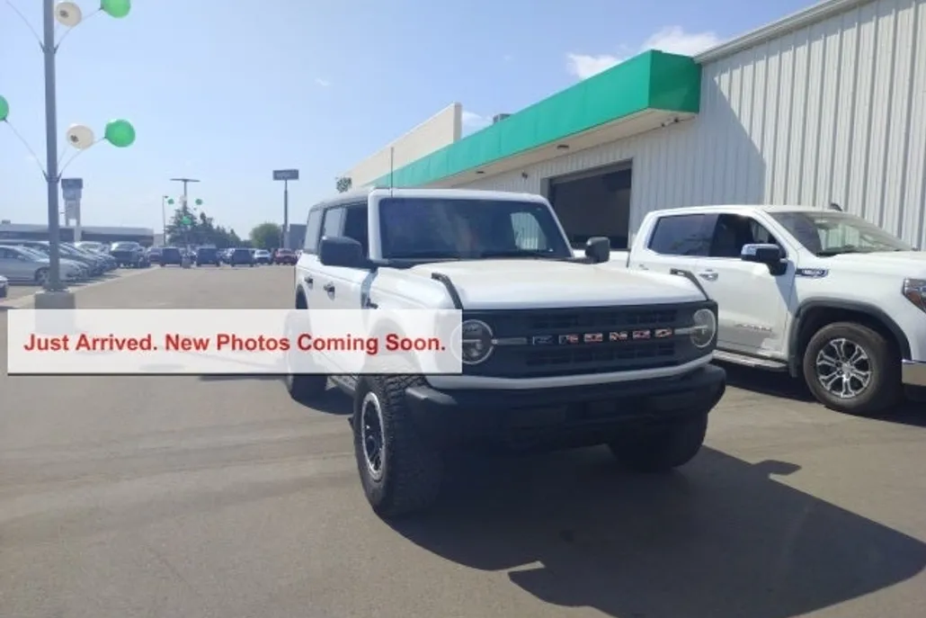 2022 Ford Bronco Base photo 1
