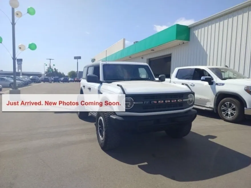 2022 Ford Bronco Base photo 1