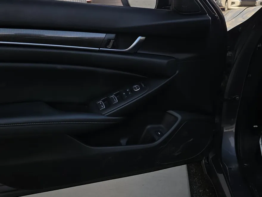2020 Honda Accord Sport photo 1