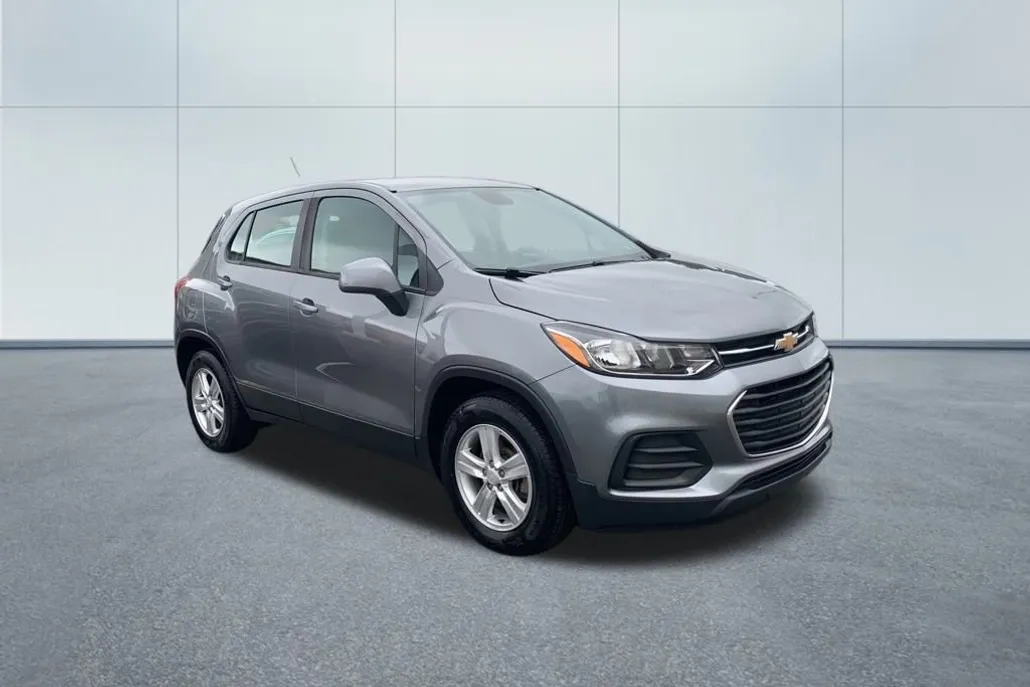 2020 Chevrolet Trax LS photo 1