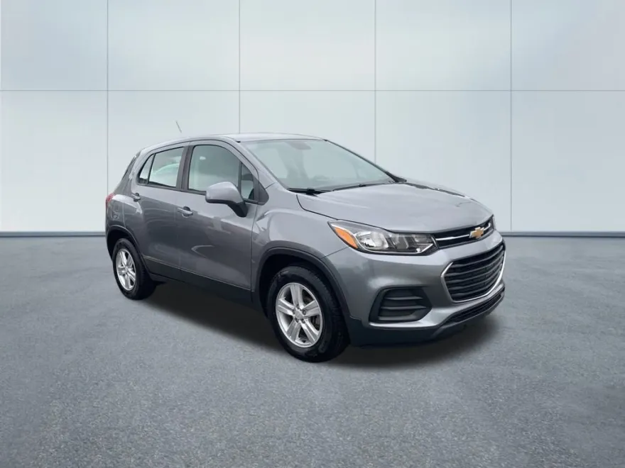 2020 Chevrolet Trax LS photo 1