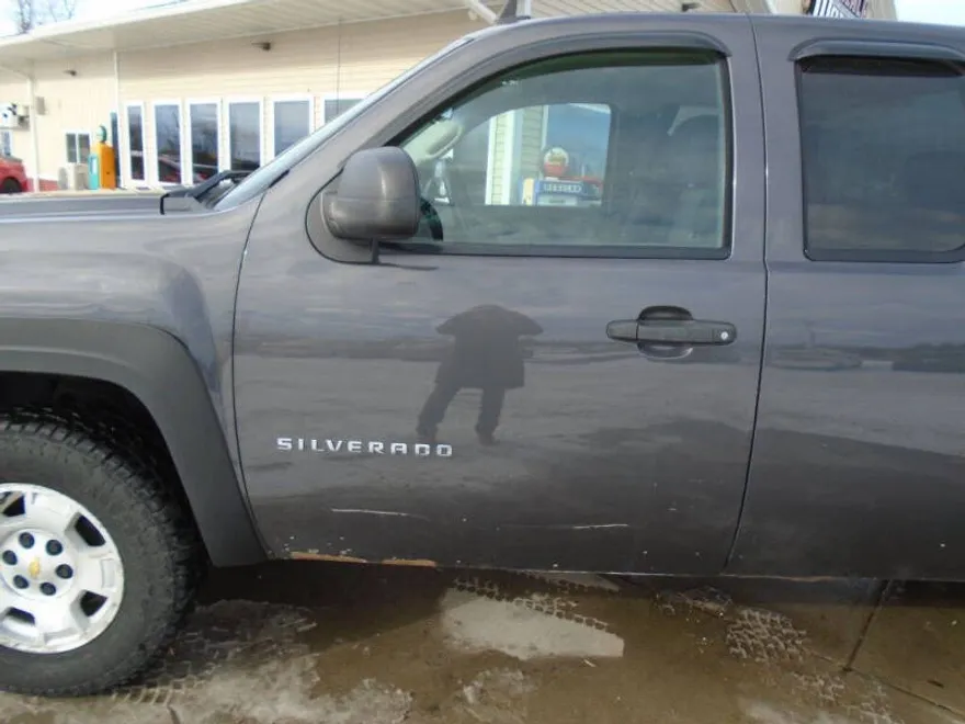2011 Chevrolet Silverado 1500 LT photo 1