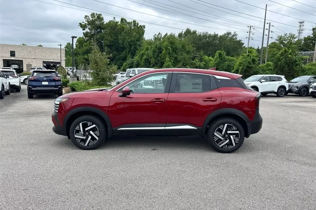 2025 Nissan Kicks SV photo 1