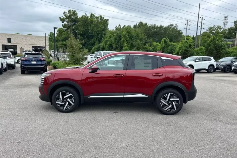 2025 Nissan Kicks SV photo 1