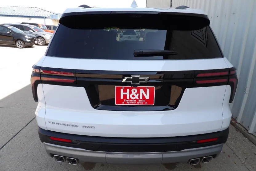 2026 Chevrolet Traverse photo 1
