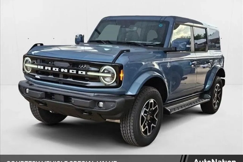 2025 Ford Bronco Outer Banks photo 1