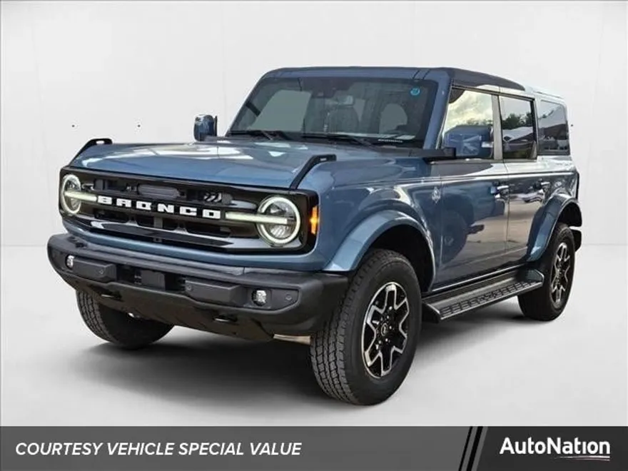 2025 Ford Bronco Outer Banks photo 1
