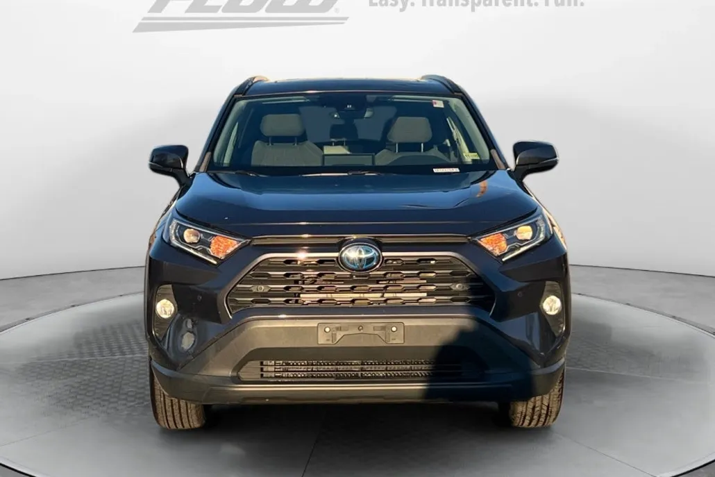 2019 Toyota RAV4 Hybrid XLE photo 1