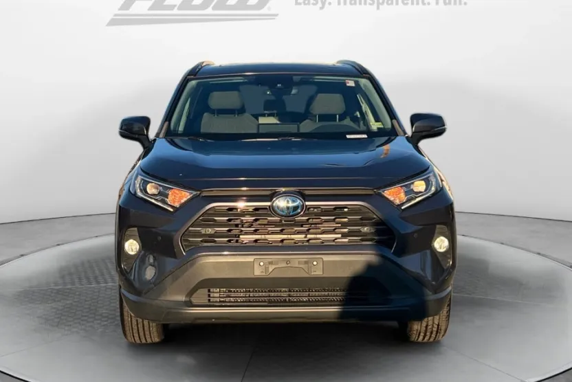 2019 Toyota RAV4 Hybrid XLE photo 1
