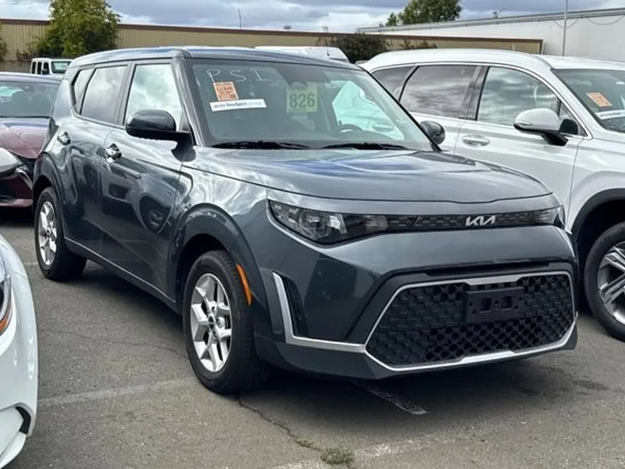 2024 Kia Soul LX S photo 1