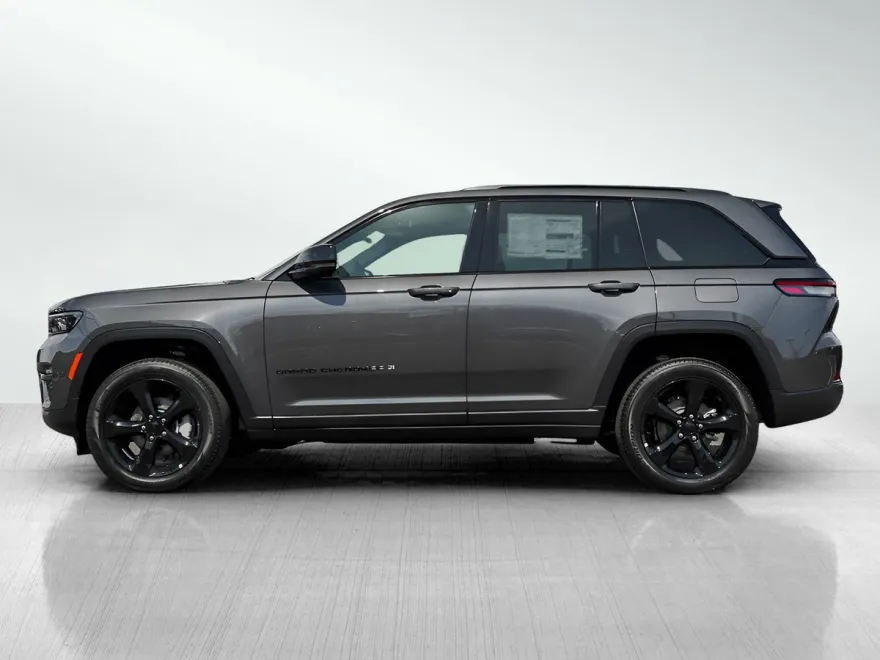2025 Jeep Grand Cherokee Limited photo 1