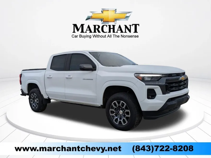 2024 Chevrolet Colorado LT photo 1
