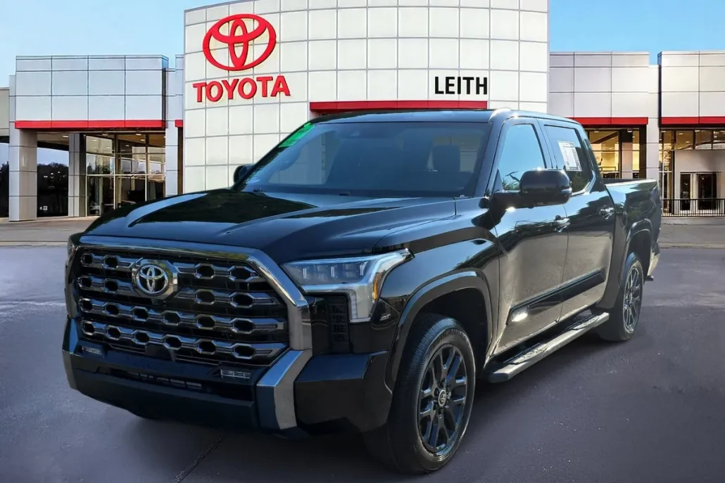 2024 Toyota Tundra Platinum CrewMax photo 1