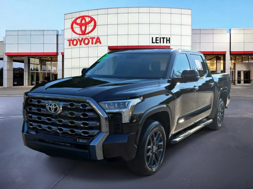 2024 Toyota Tundra Platinum CrewMax photo 1