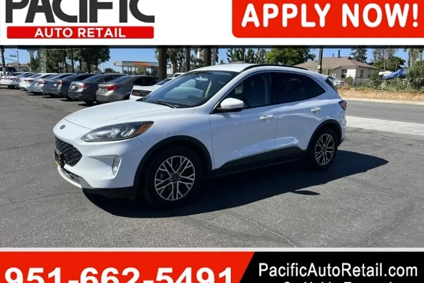 2020 Ford Escape SEL photo 1