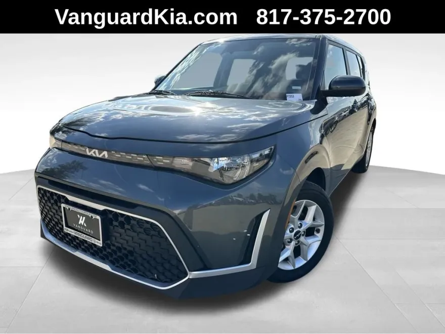2023 Kia Soul LX photo 1