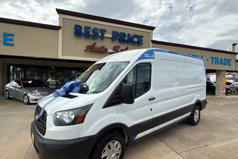 2017 Ford Transit Van photo 1