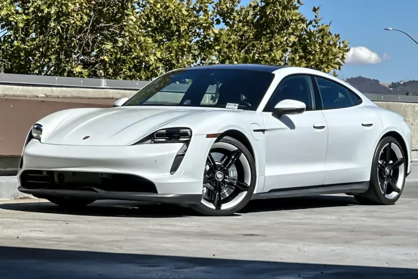 2022 Porsche Taycan 4S photo 1