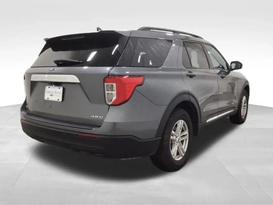 2022 Ford Explorer XLT photo 1