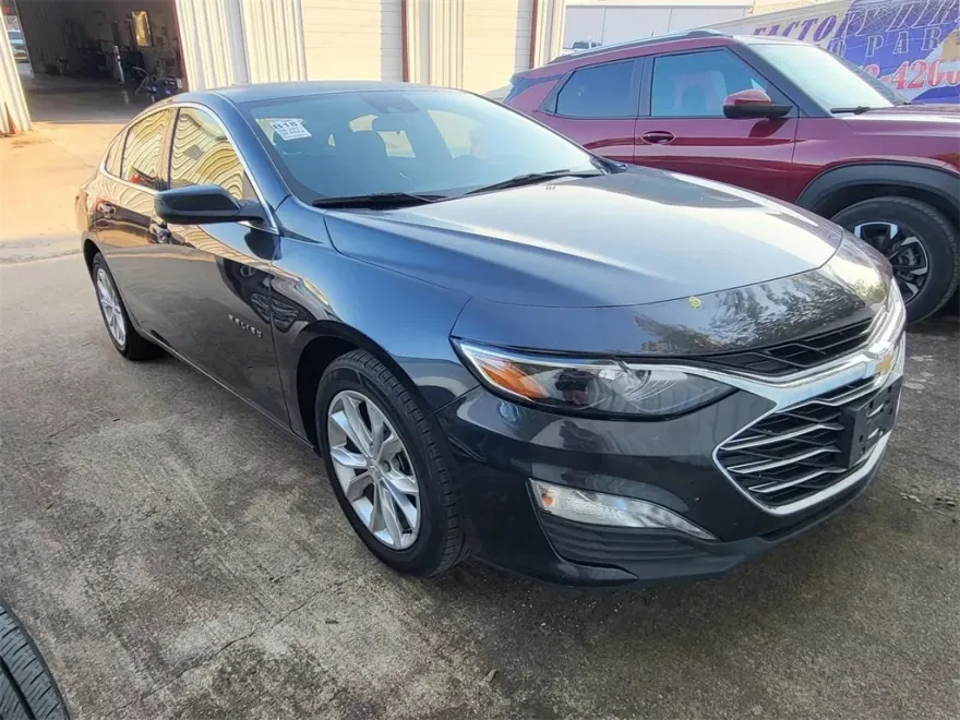 2023 Chevrolet Malibu 1LT photo 1