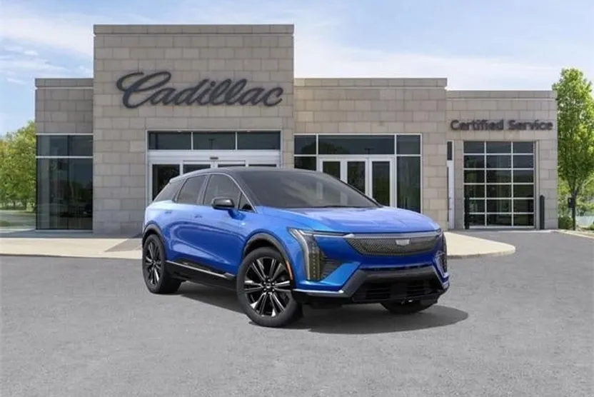 2025 Cadillac Optiq Luxury photo 1