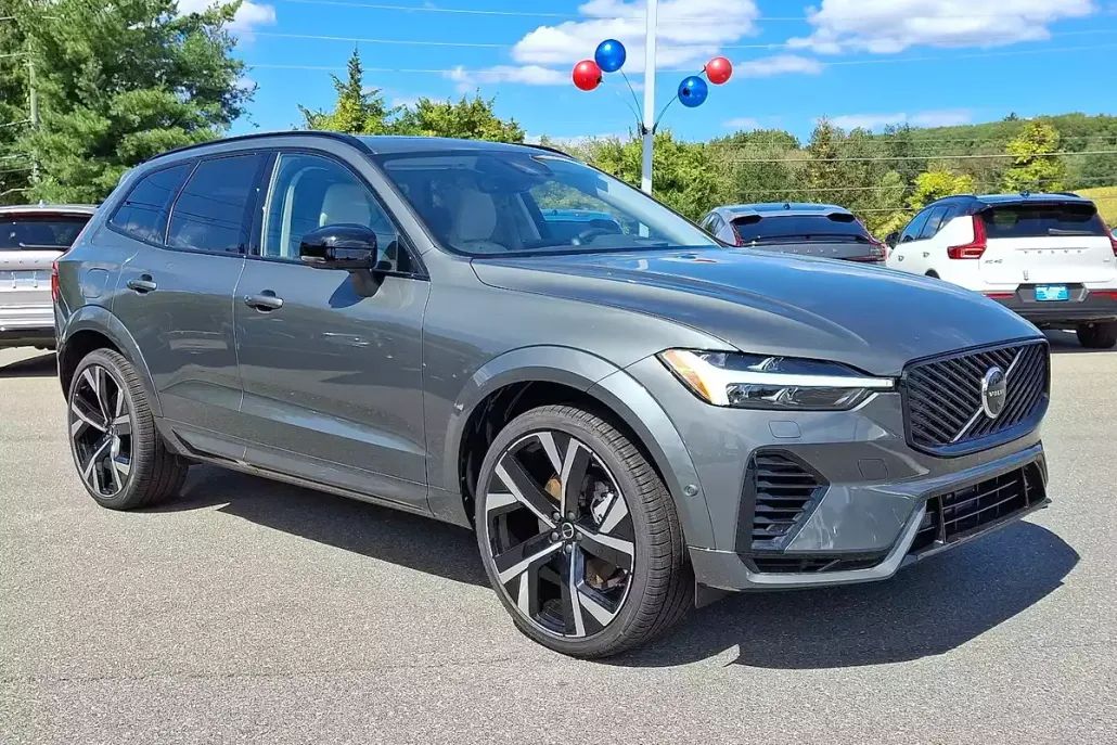 2026 Volvo XC60 Hybrid T8 photo 1