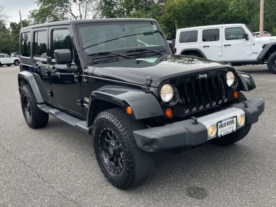 2012 Jeep Wrangler Unlimited Sahara photo 1