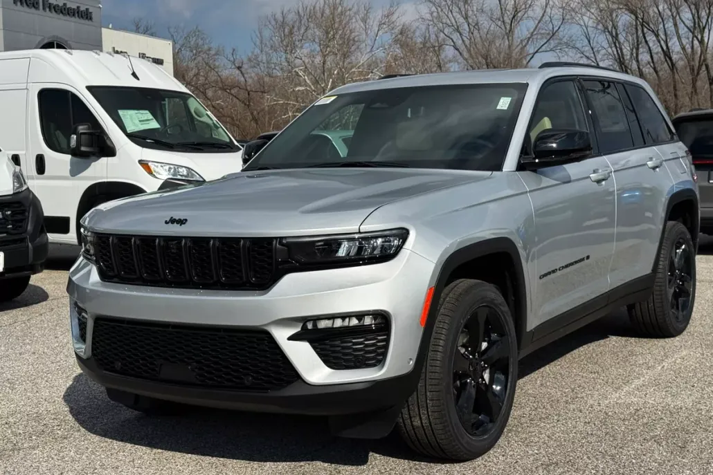 2025 Jeep Grand Cherokee Limited photo 1