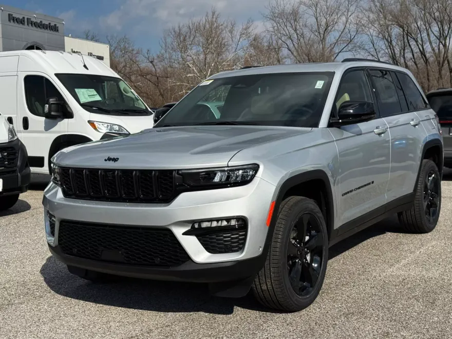 2025 Jeep Grand Cherokee Limited photo 1