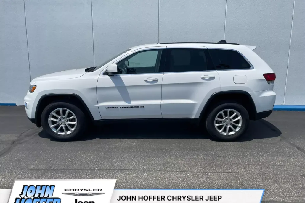 2022 Jeep Cherokee Laredo photo 1