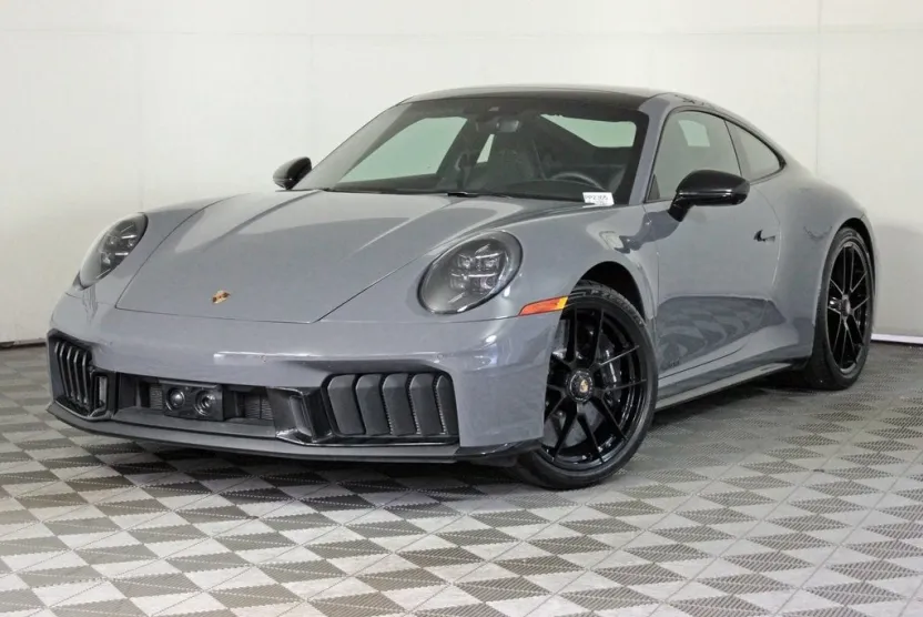2025 Porsche 911 4 GTS photo 1