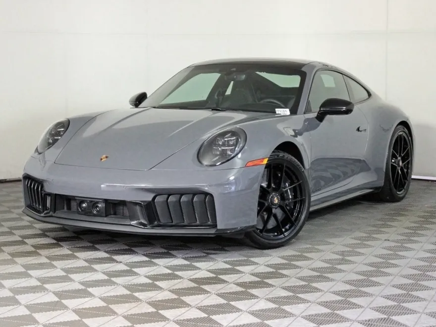 2025 Porsche 911 4 GTS photo 1