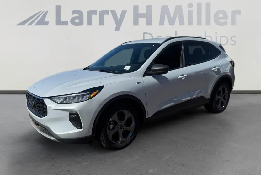 2025 Ford Escape ST-Line photo 1