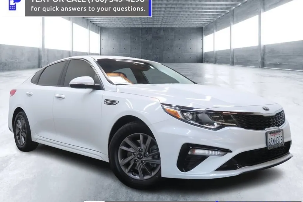 2020 Kia Optima LX photo 1