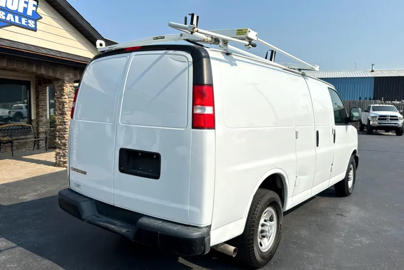 2019 Chevrolet Express Cargo Van 2500 photo 1