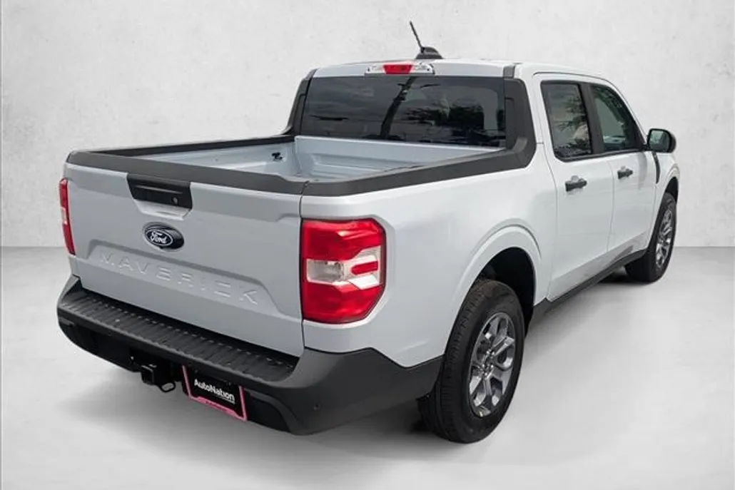 2025 Ford Maverick XLT photo 1