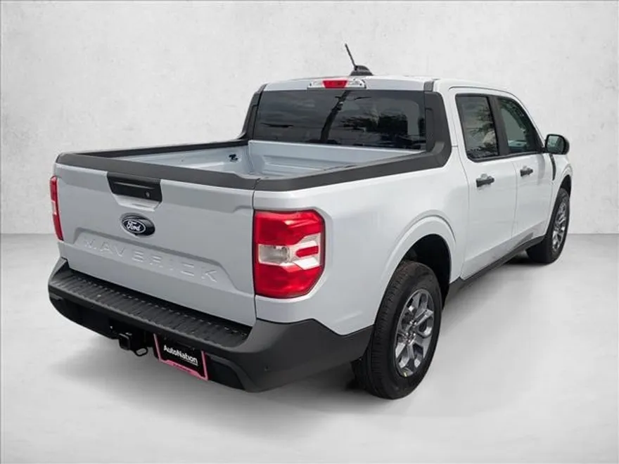 2025 Ford Maverick XLT photo 1