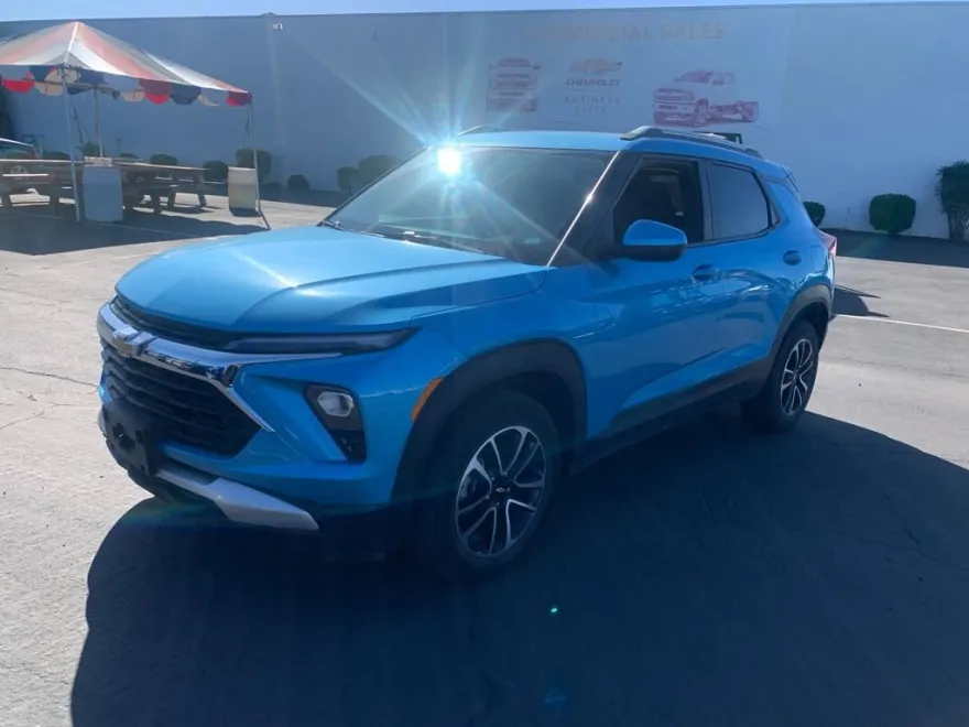 2025 Chevrolet Trailblazer LT photo 1