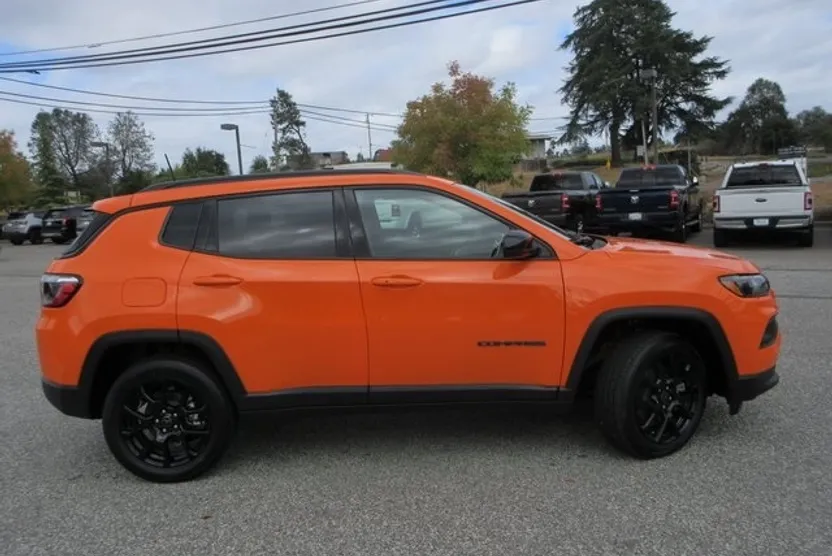 2026 Jeep Compass Latitude Altitude photo 1