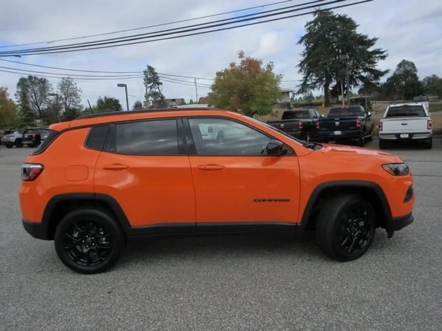 2026 Jeep Compass Latitude Altitude photo 1
