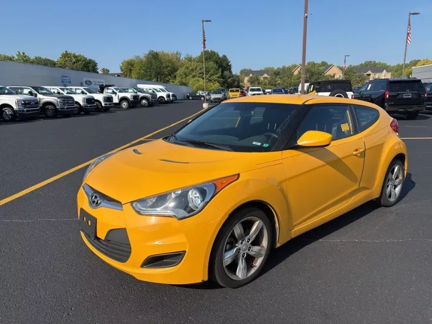 2015 Hyundai Veloster Base photo 1