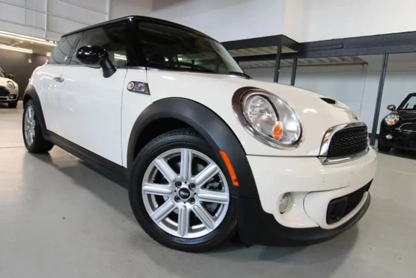 2011 Mini Cooper Hardtop S photo 1