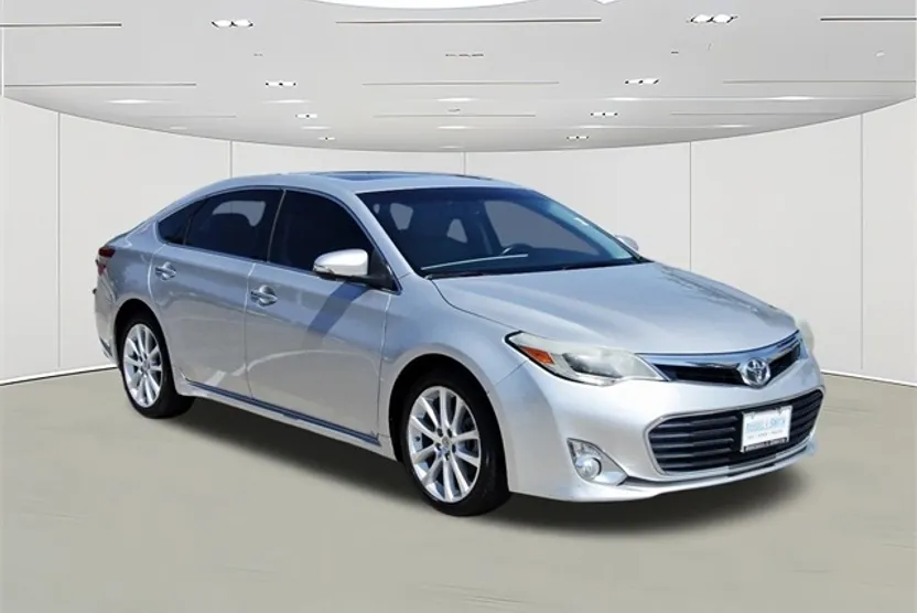 2013 Toyota Avalon Limited photo 1